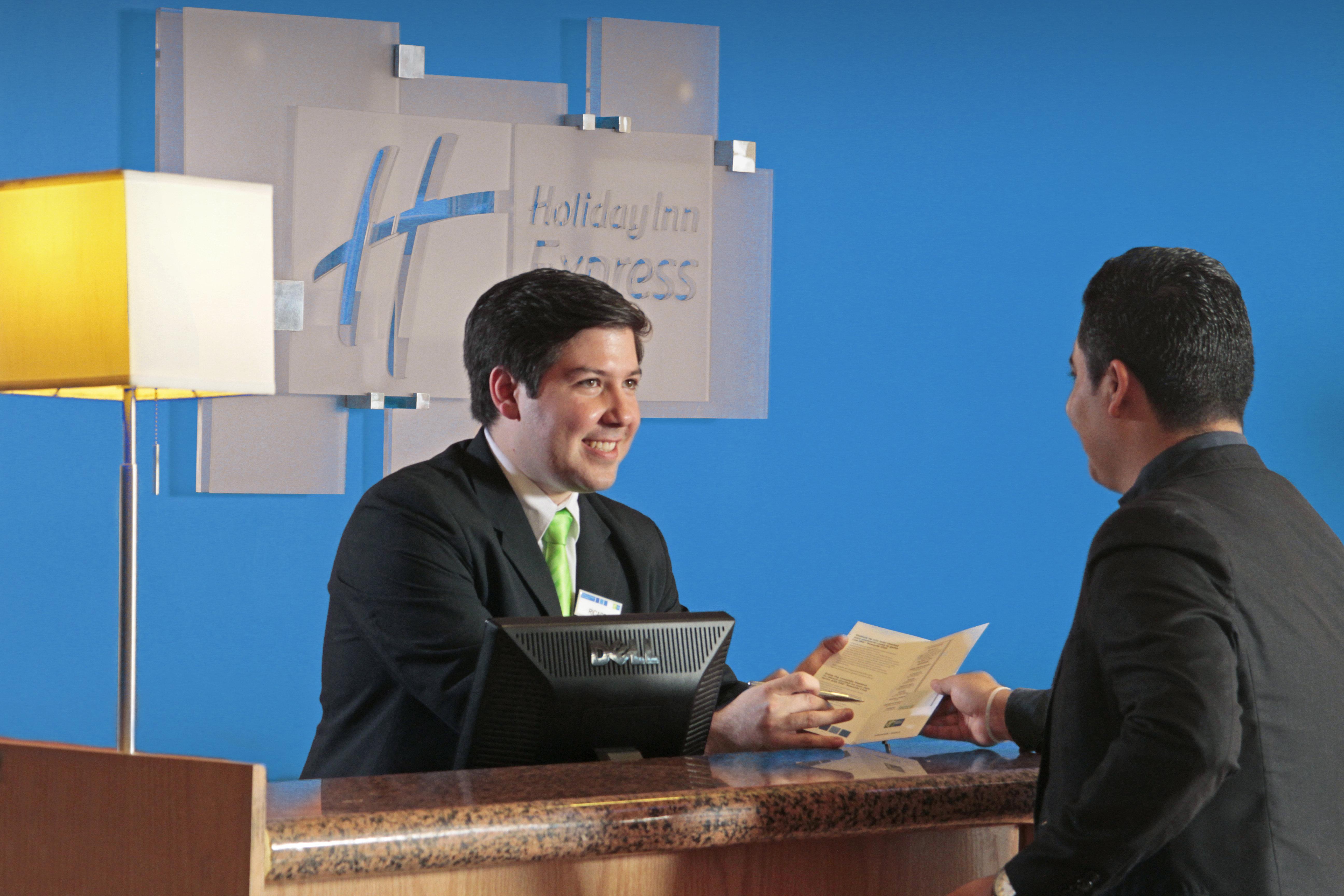 Holiday Inn Express Monterrey Galerias-San Jeronimo By Ihg Exterior photo