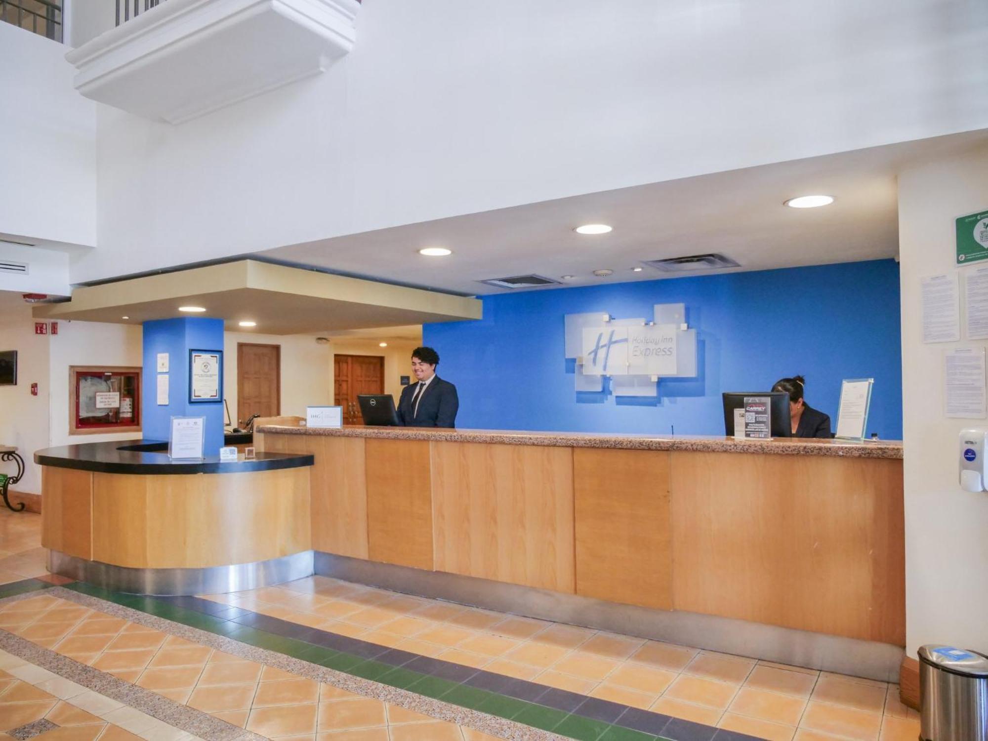 Holiday Inn Express Monterrey Galerias-San Jeronimo By Ihg Exterior photo